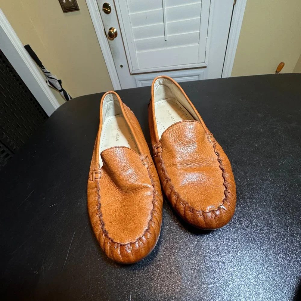 Cole Haan size 5.5B tan leather flats